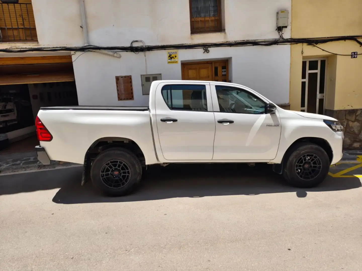 Toyota Hilux Cabina Doble GX Blanco - 2