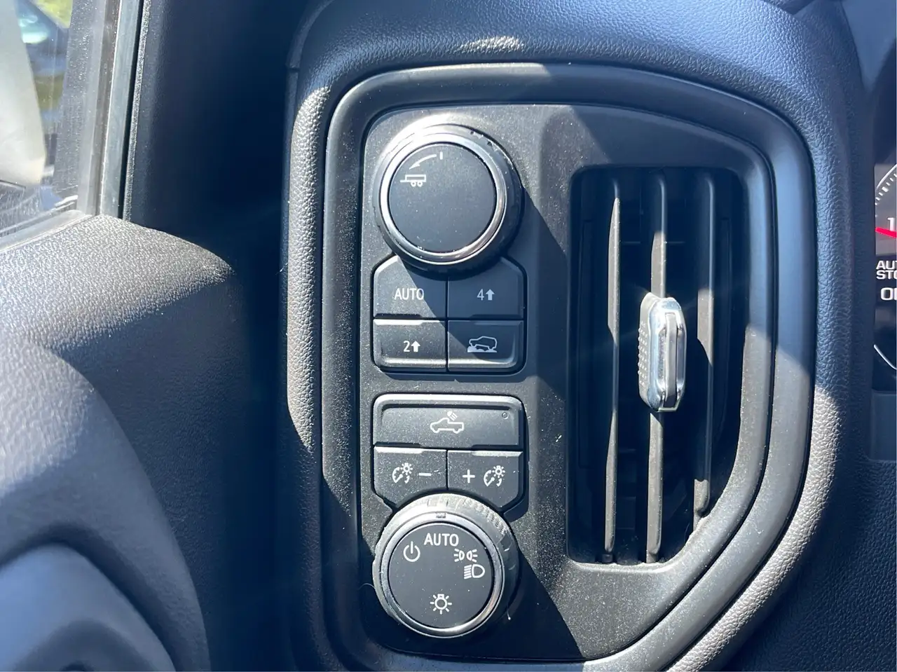 Chevrolet Silverado 1500 снимка Chevrolet Silverado 1500