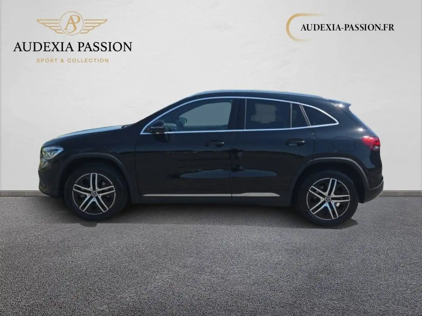 Mercedes-Benz GLA 200 200 d 8G-DCT Progressive Line Schwarz - 2