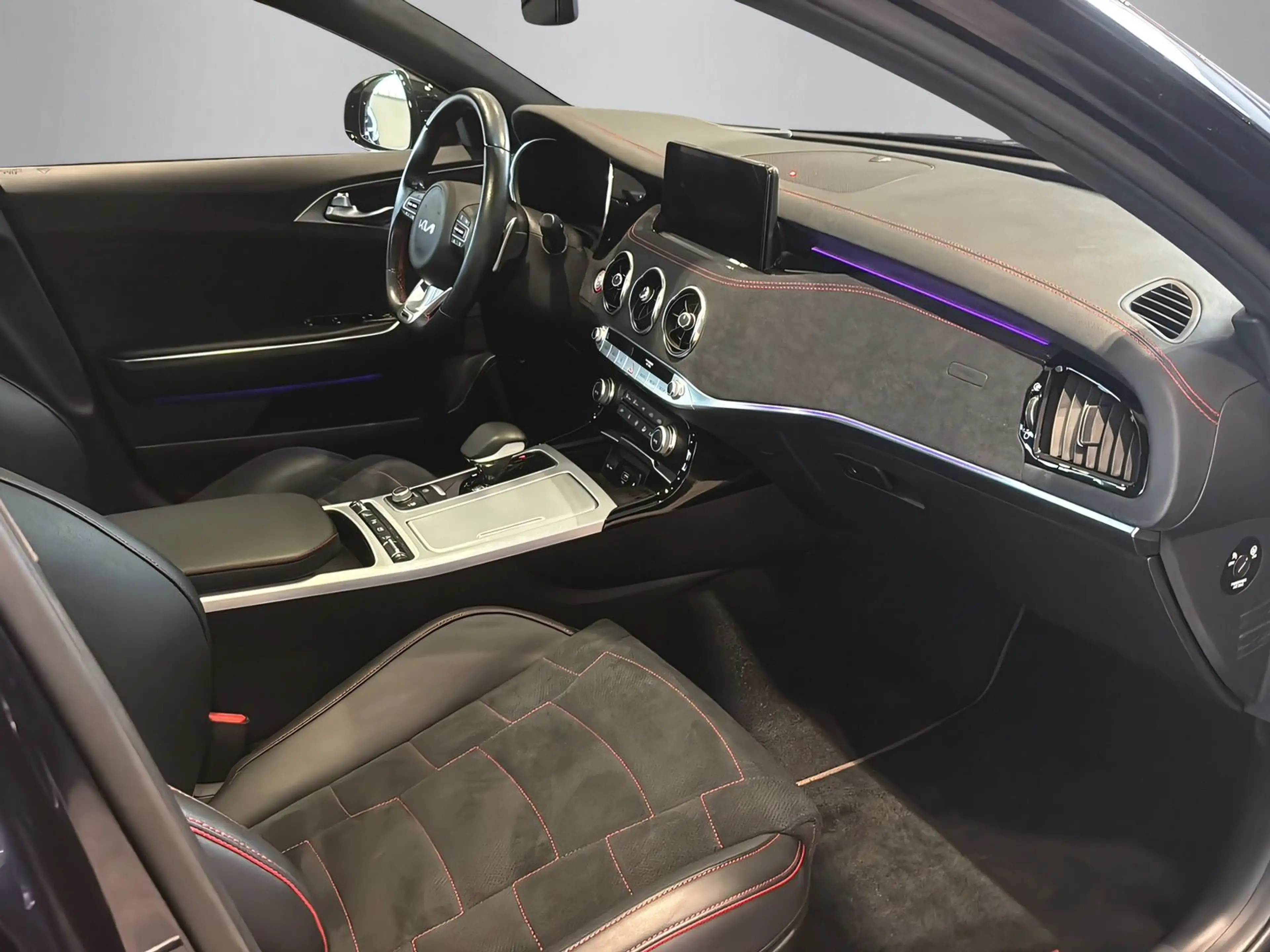 Kia Stinger 3.3 GT 4WD +KAMERA+HUD+LED+ — photo 16