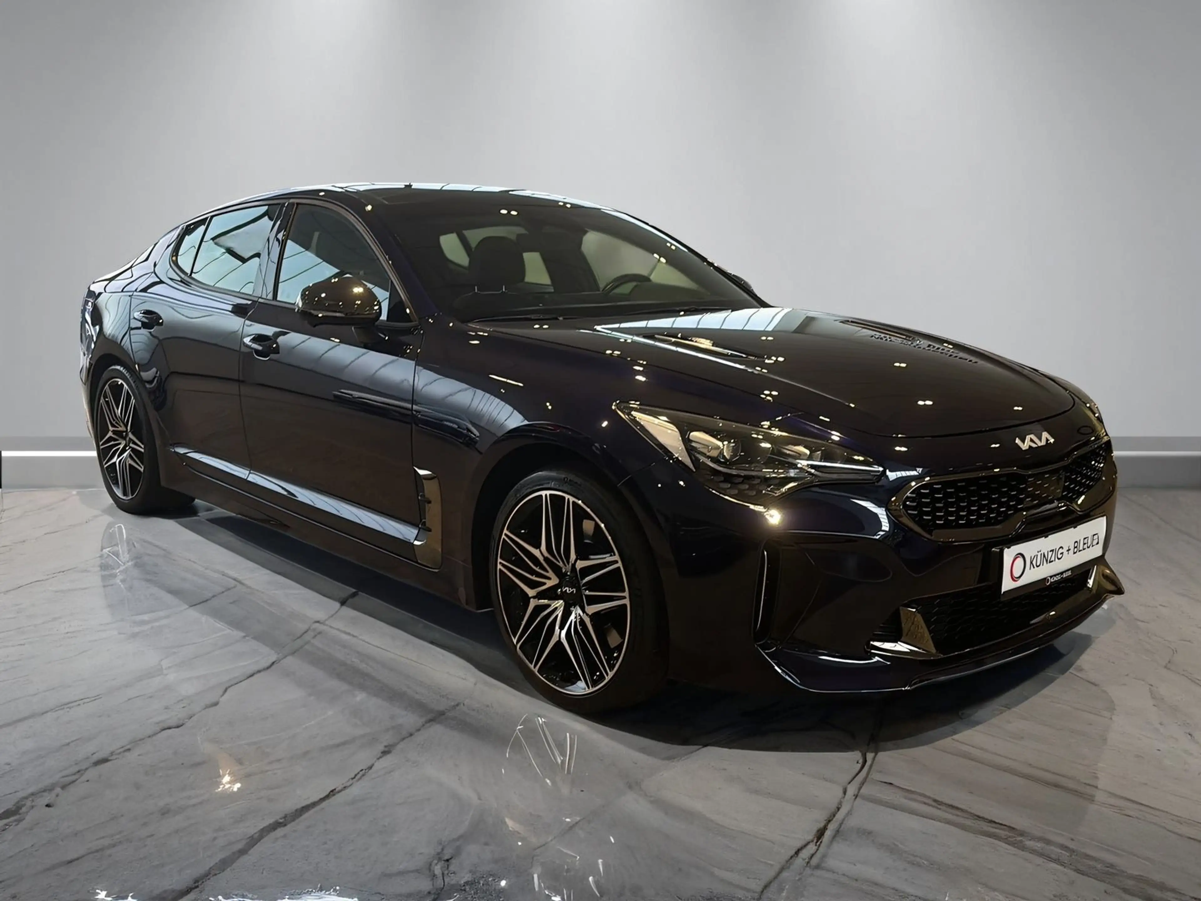 Kia Stinger 3.3 GT 4WD +KAMERA+HUD+LED+ — photo 17