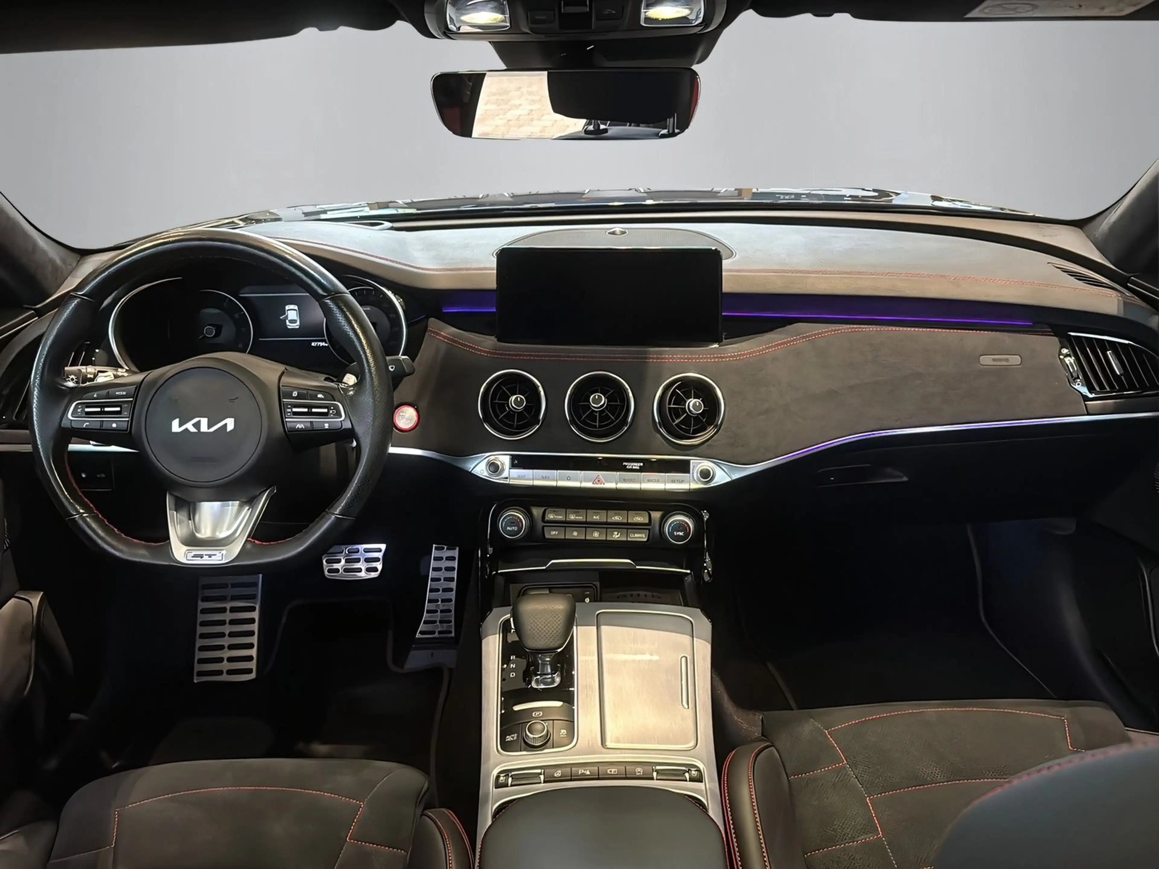 Kia Stinger 3.3 GT 4WD +KAMERA+HUD+LED+ — photo 10