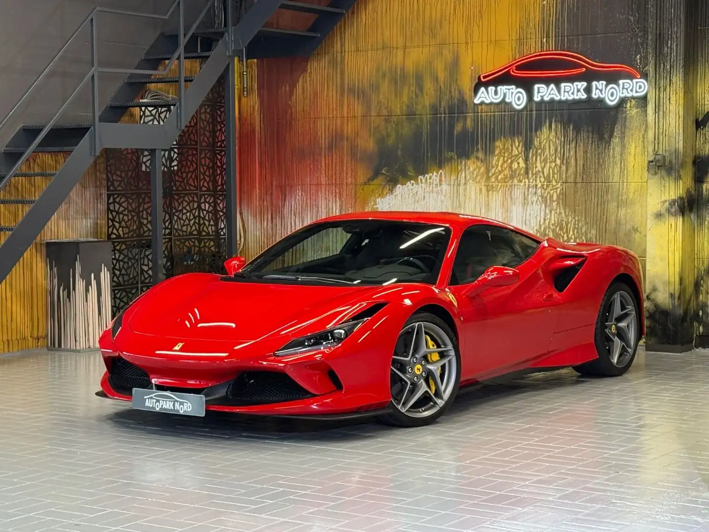 Ferrari F8 Tributo DAYTONA SITZE~LED~LIFT~1632KM~1-HAND Rot - 1