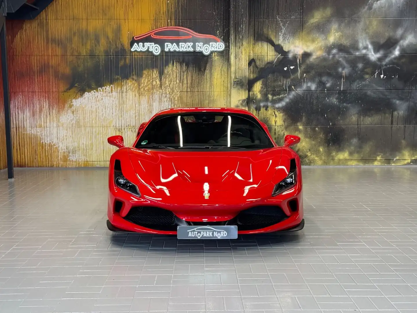 Ferrari F8 Tributo DAYTONA SITZE~LED~LIFT~1632KM~1-HAND Rot - 2