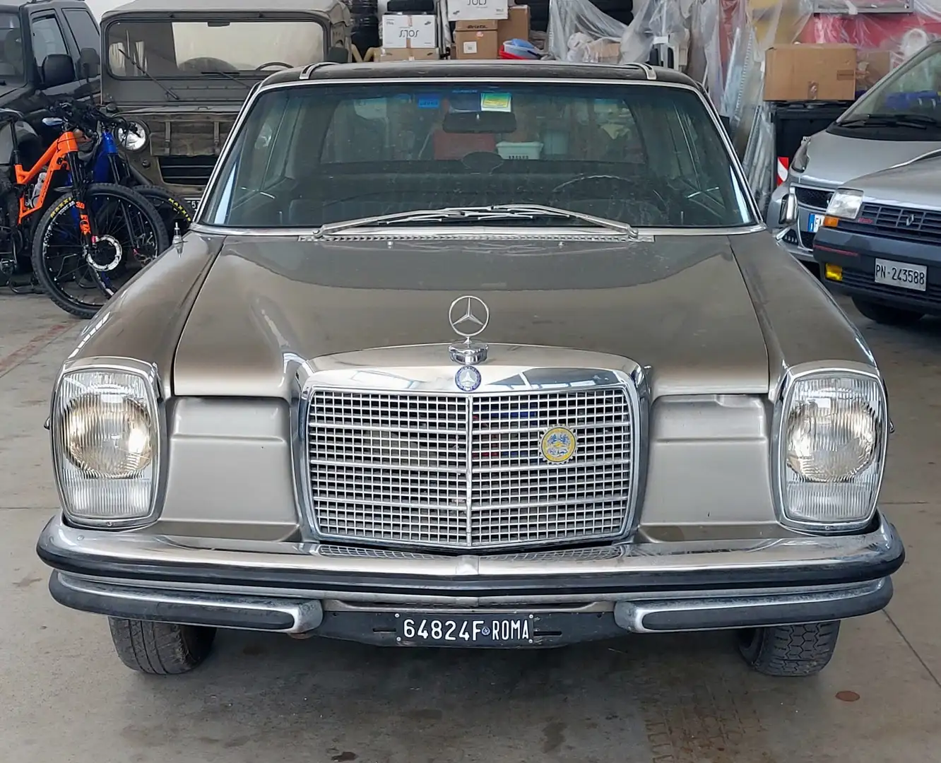Mercedes-Benz 250 250 CE Grau - 2