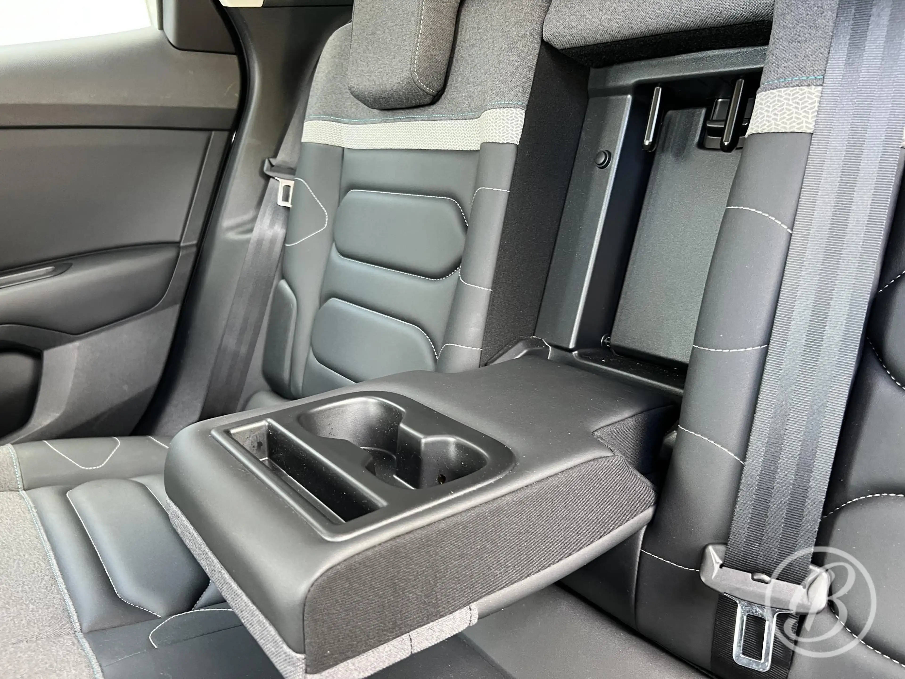 Citroen E-C4 Electric EV 50kWh 136 pk Shine Automaat Range tot 315 km Ke — photo 17
