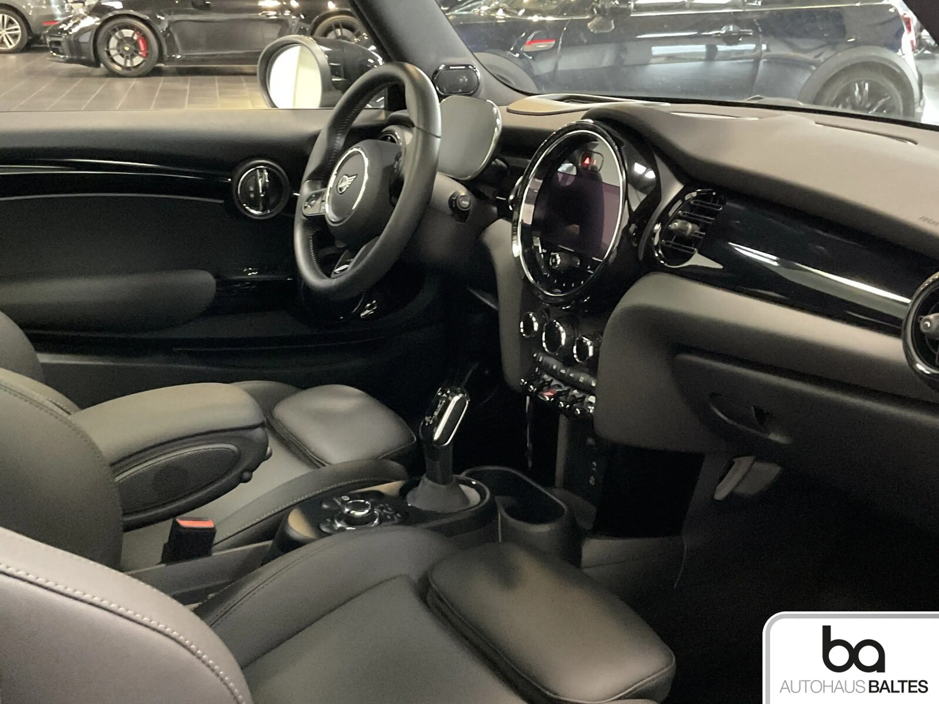 MINI John Cooper Works JCW 17"/Pano/Park/HuD/Navi/LED/Kam/Black — photo 6