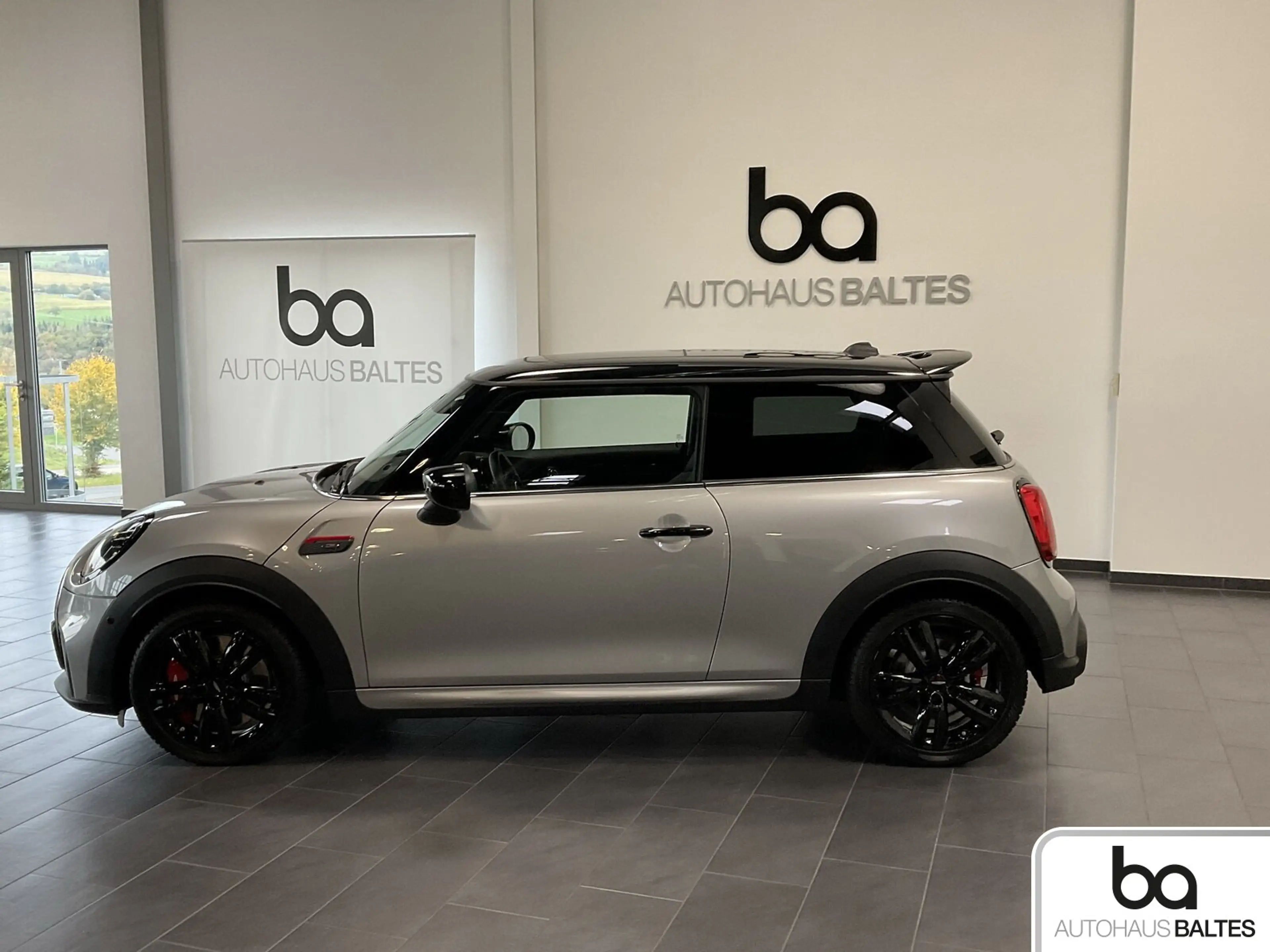 MINI John Cooper Works JCW 17"/Pano/Park/HuD/Navi/LED/Kam/Black — photo 3