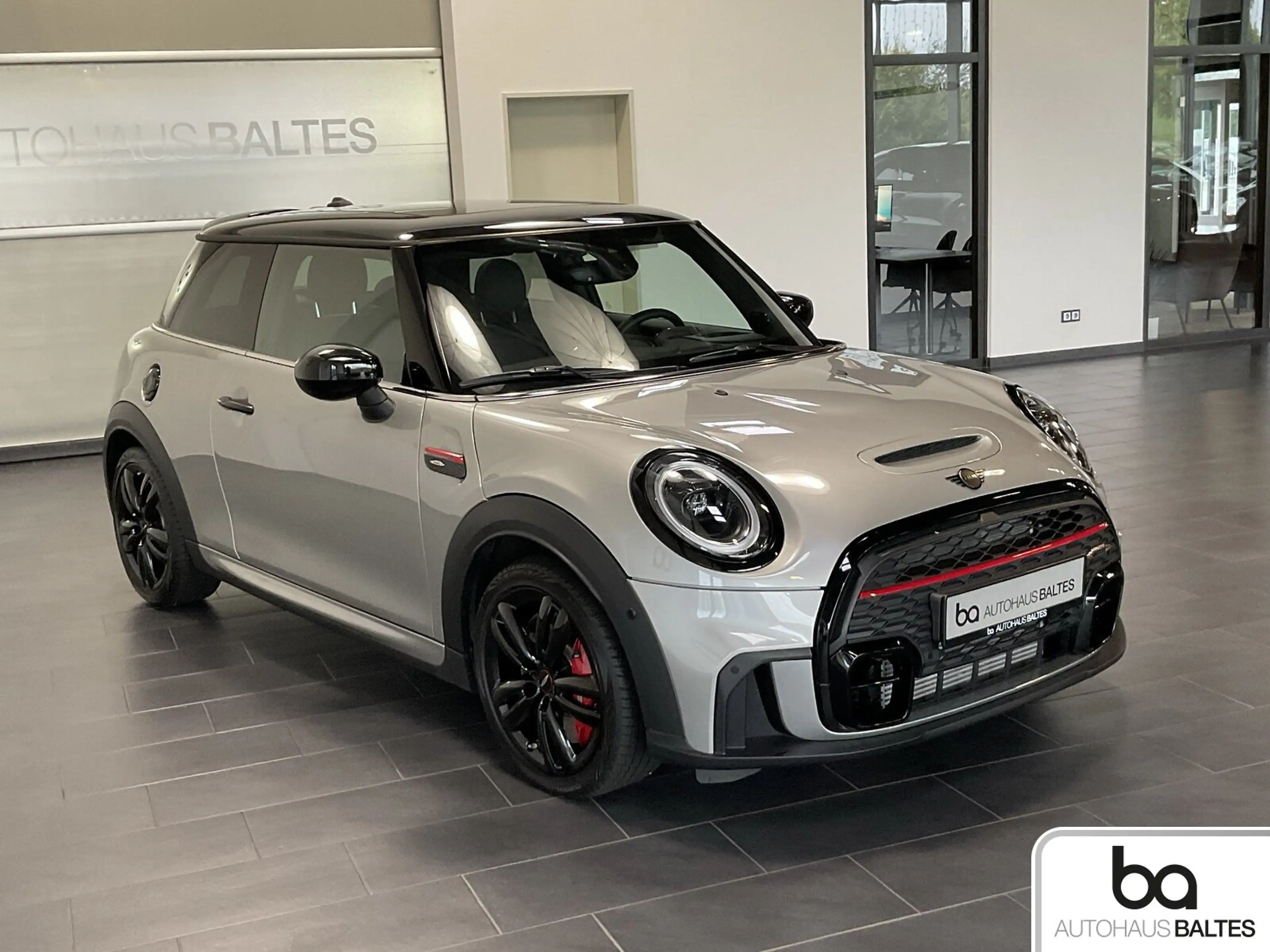 MINI John Cooper Works JCW 17"/Pano/Park/HuD/Navi/LED/Kam/Black — photo 5