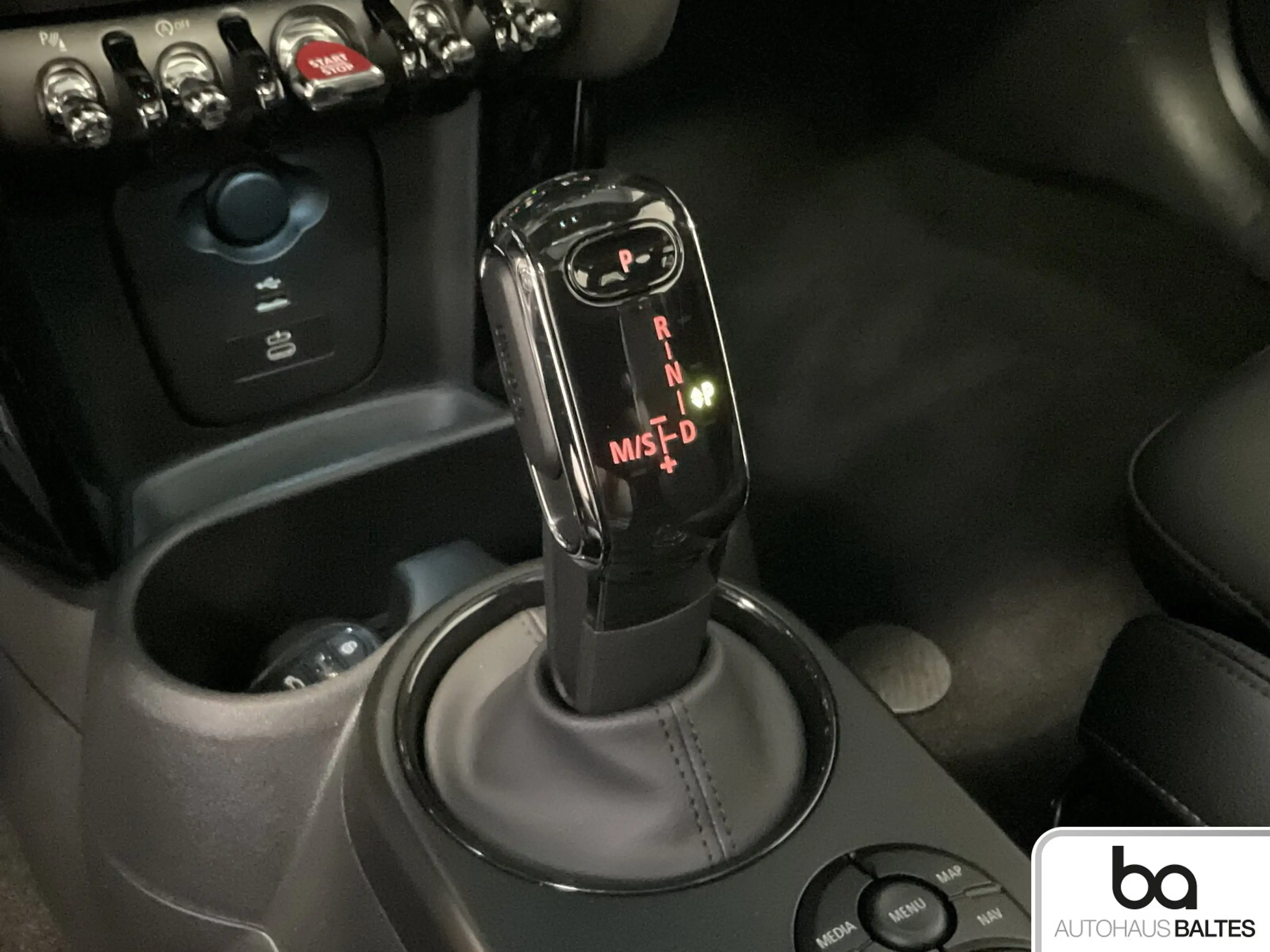 MINI John Cooper Works JCW 17"/Pano/Park/HuD/Navi/LED/Kam/Black — photo 11