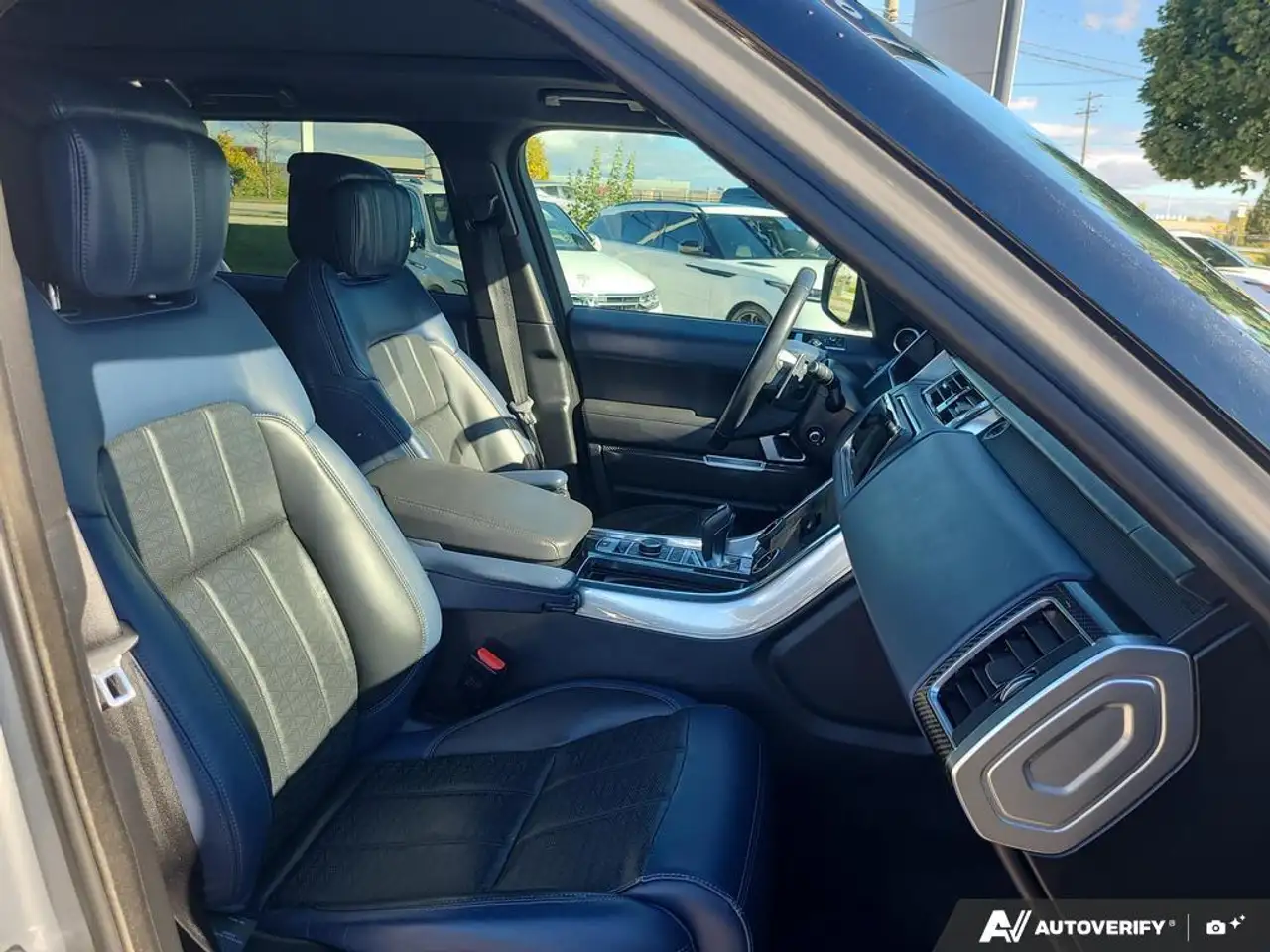 Land Rover Range Rover Sport снимка Land Rover Range Rover Sport