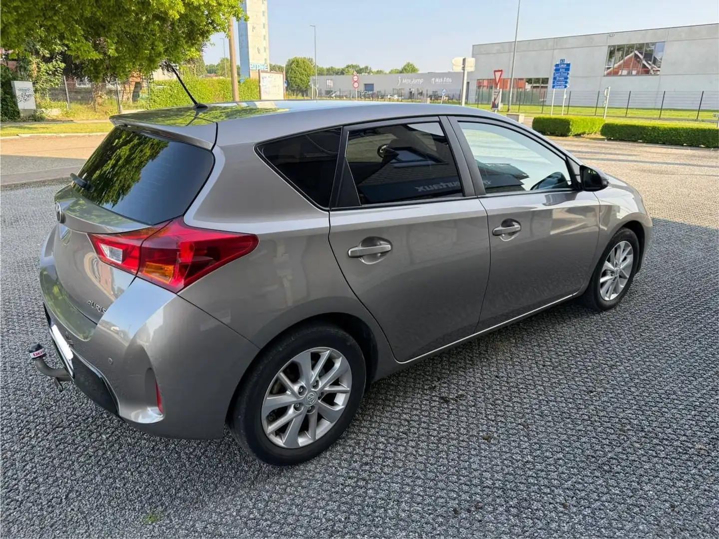 Toyota Auris Auris 1.33i VVT-i // PRÊT À IMMATRICULER - 2