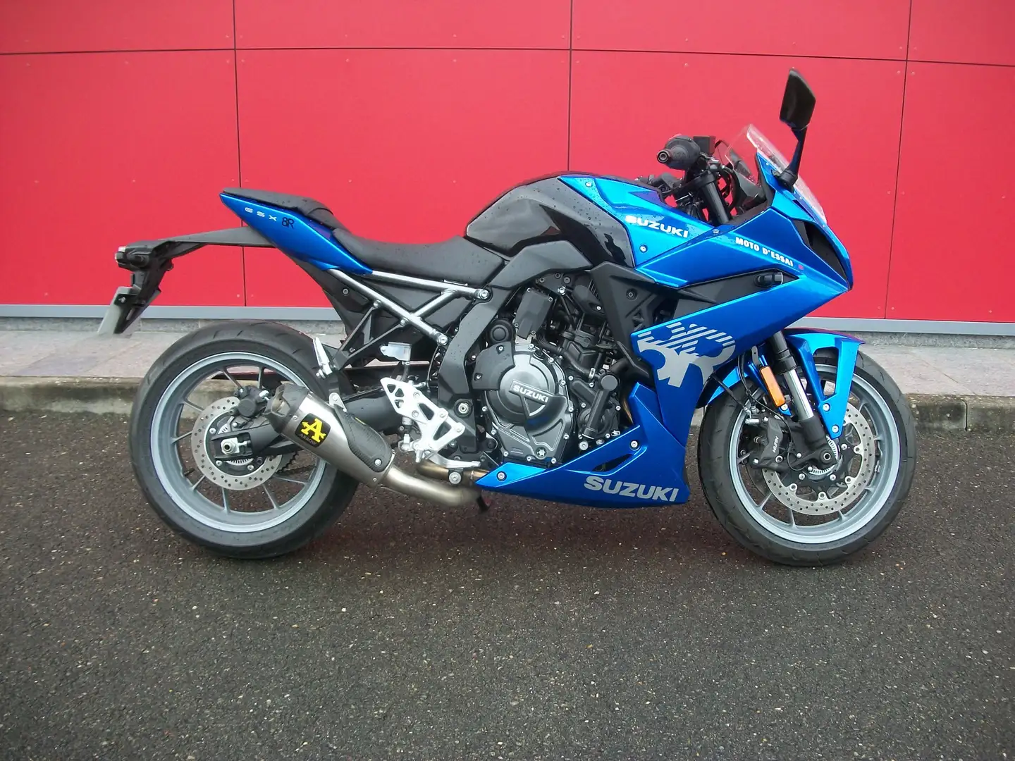Suzuki GSX 8R Blau - 1