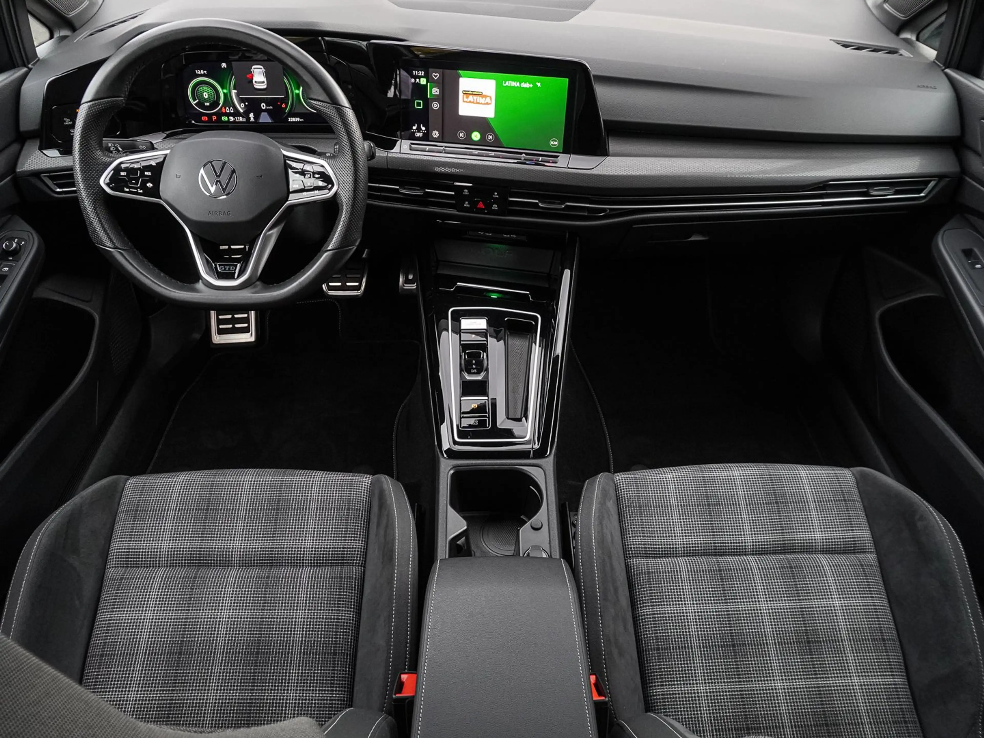 Volkswagen Golf GTD 2.0 TDI DSG — photo 12