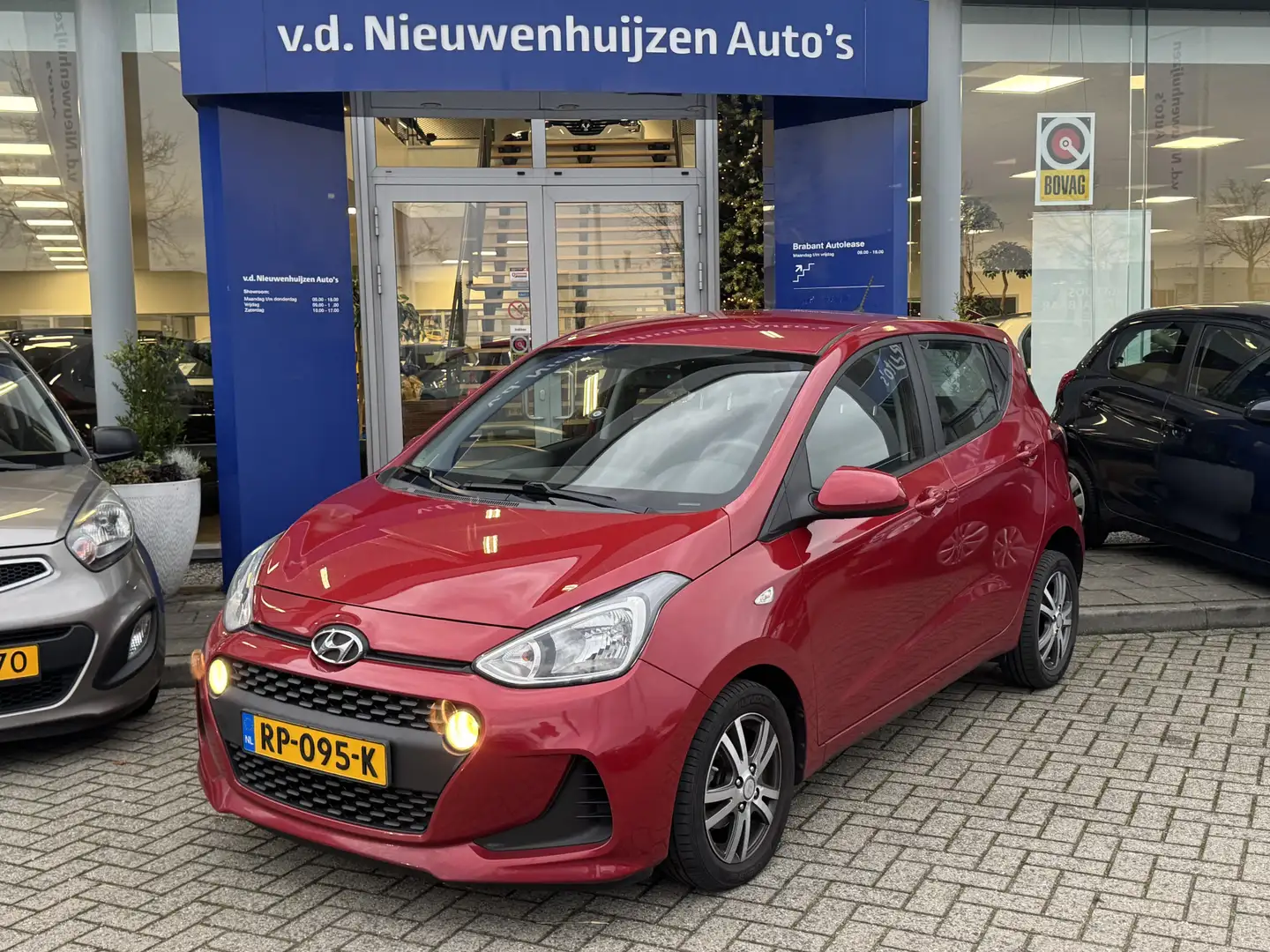 Hyundai i10 1.0i Comfort Airco | Cruise control | Parkeersenso Rot - 1