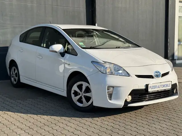 Toyota Prius 1.8-l-VVT-i Plug-in Comfort R-Cam Navi TOP