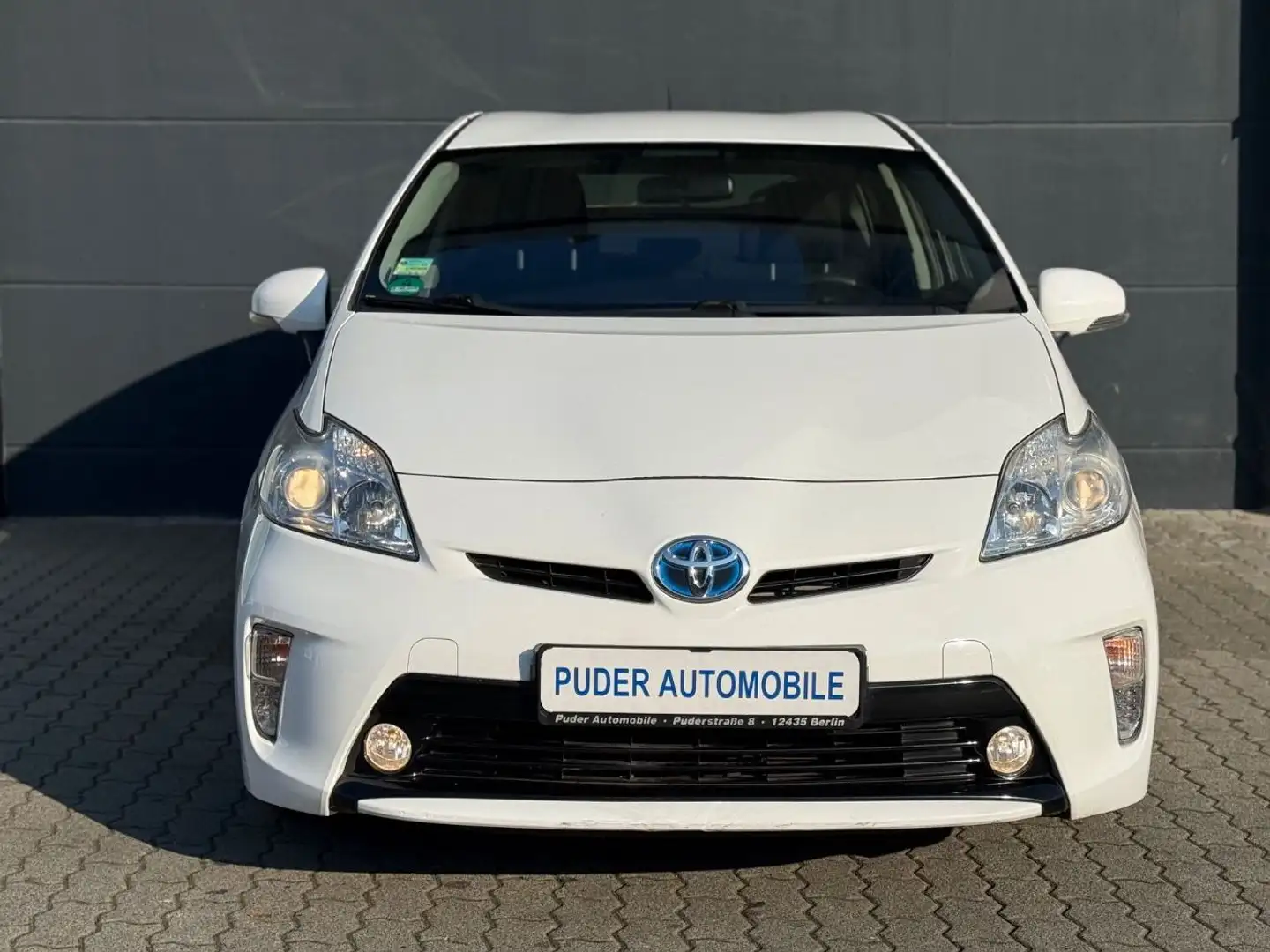 Toyota Prius 1.8-l-VVT-i Plug-in Comfort R-Cam Navi TOP Weiß - 2