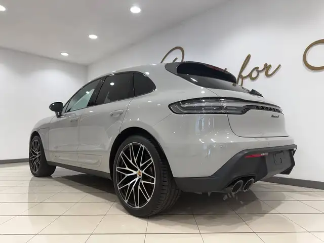Porsche Macan view 9