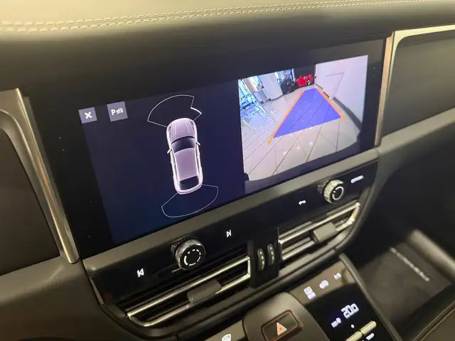 Porsche Macan view 19