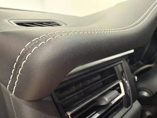 Porsche Macan view 27