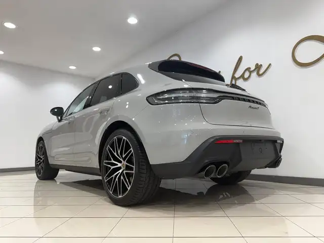 Porsche Macan view 10
