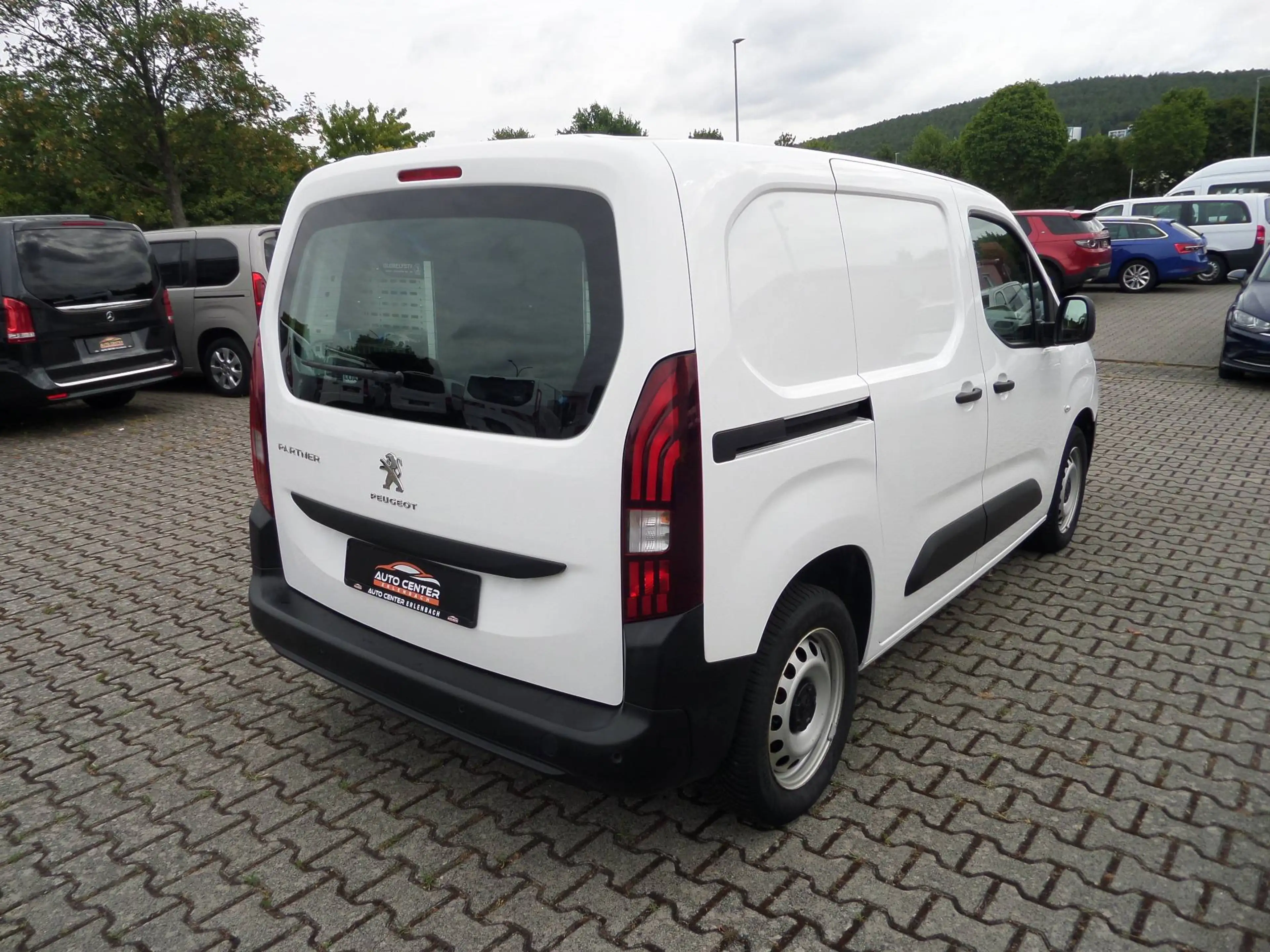 Peugeot Partner Premium 1.5 BlueHDI+Sortimo+Schraubstock+Navi+Klima+PDC+SHZ+Tempo+1.Hand — photo 6