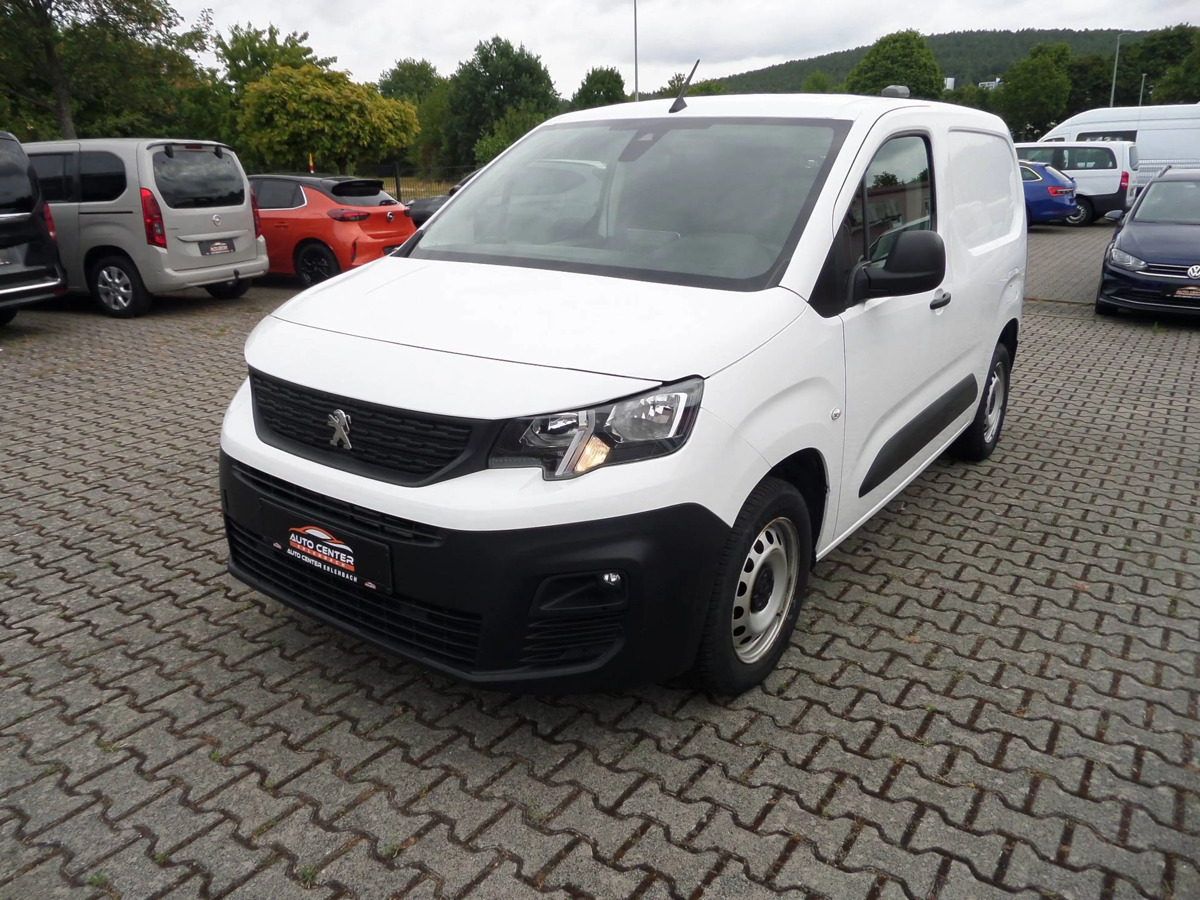 Peugeot Partner Premium 1.5 BlueHDI+Sortimo+Schraubstock+Navi+Klima+PDC+SHZ+Tempo+1.Hand — photo 4