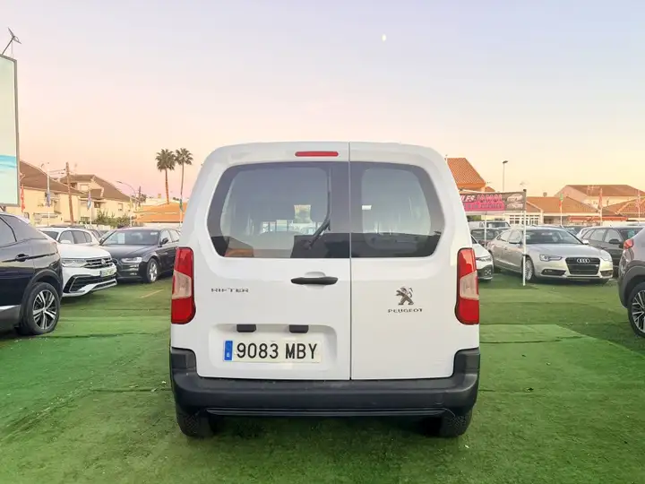 Peugeot Rifter 2022, foto 22