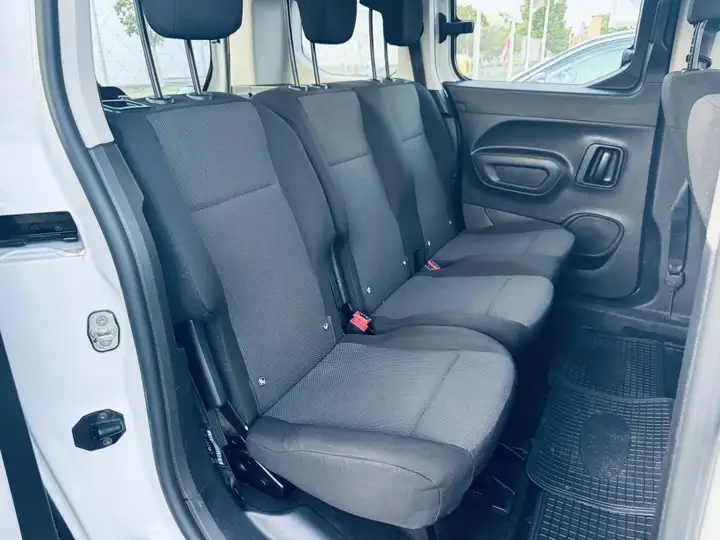 Peugeot Rifter 2022, foto 8