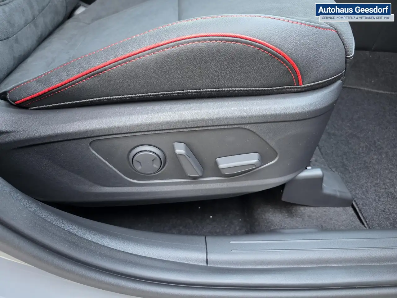 Hyundai TUCSON N Line X 239 PS MAXIMAL-AUSSTATTUNG 4WD sofor..., миниатюра 30