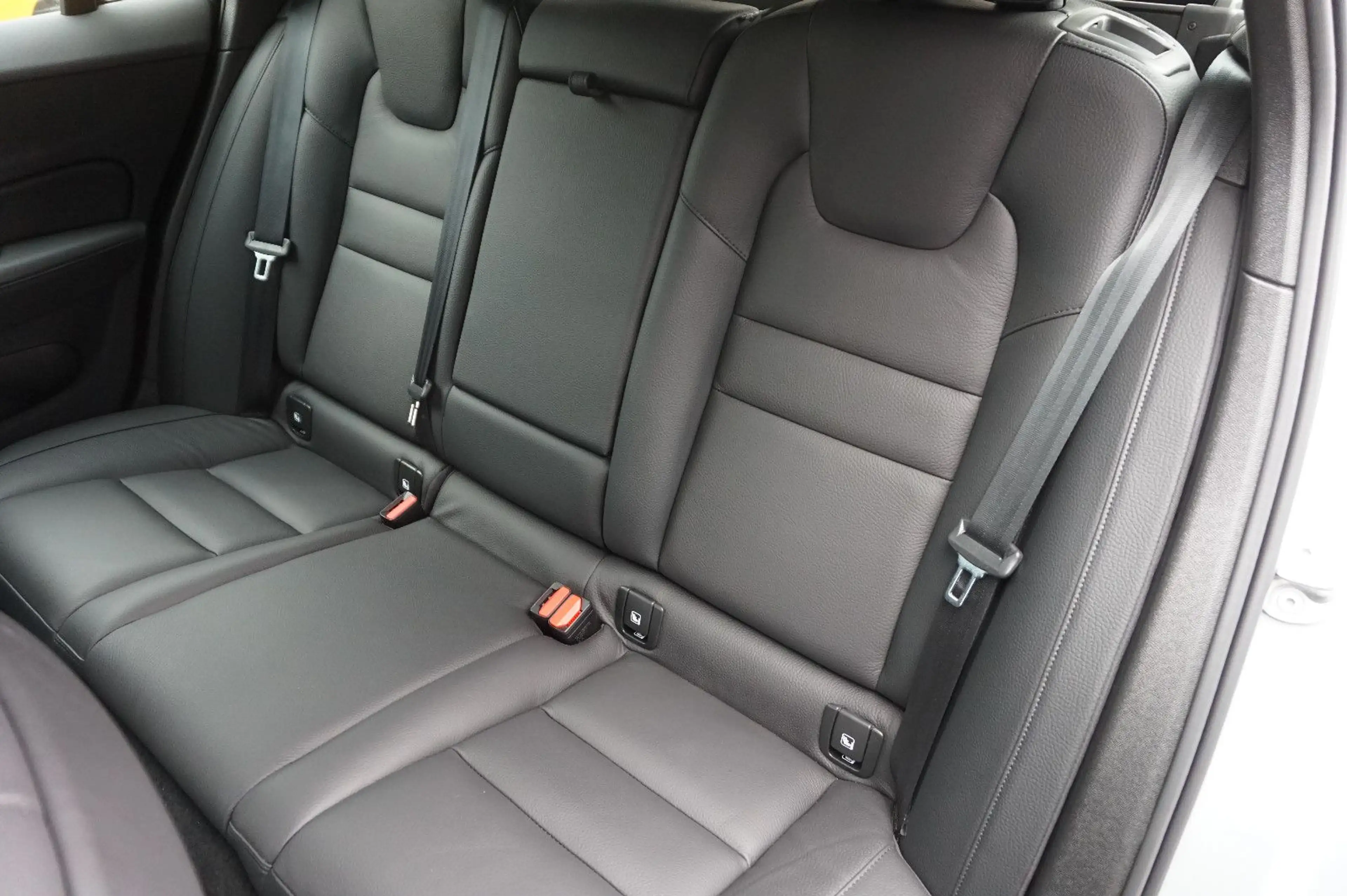Volvo V60 Cross Country Plus AWD El.Heckklappe;Navi — photo 10