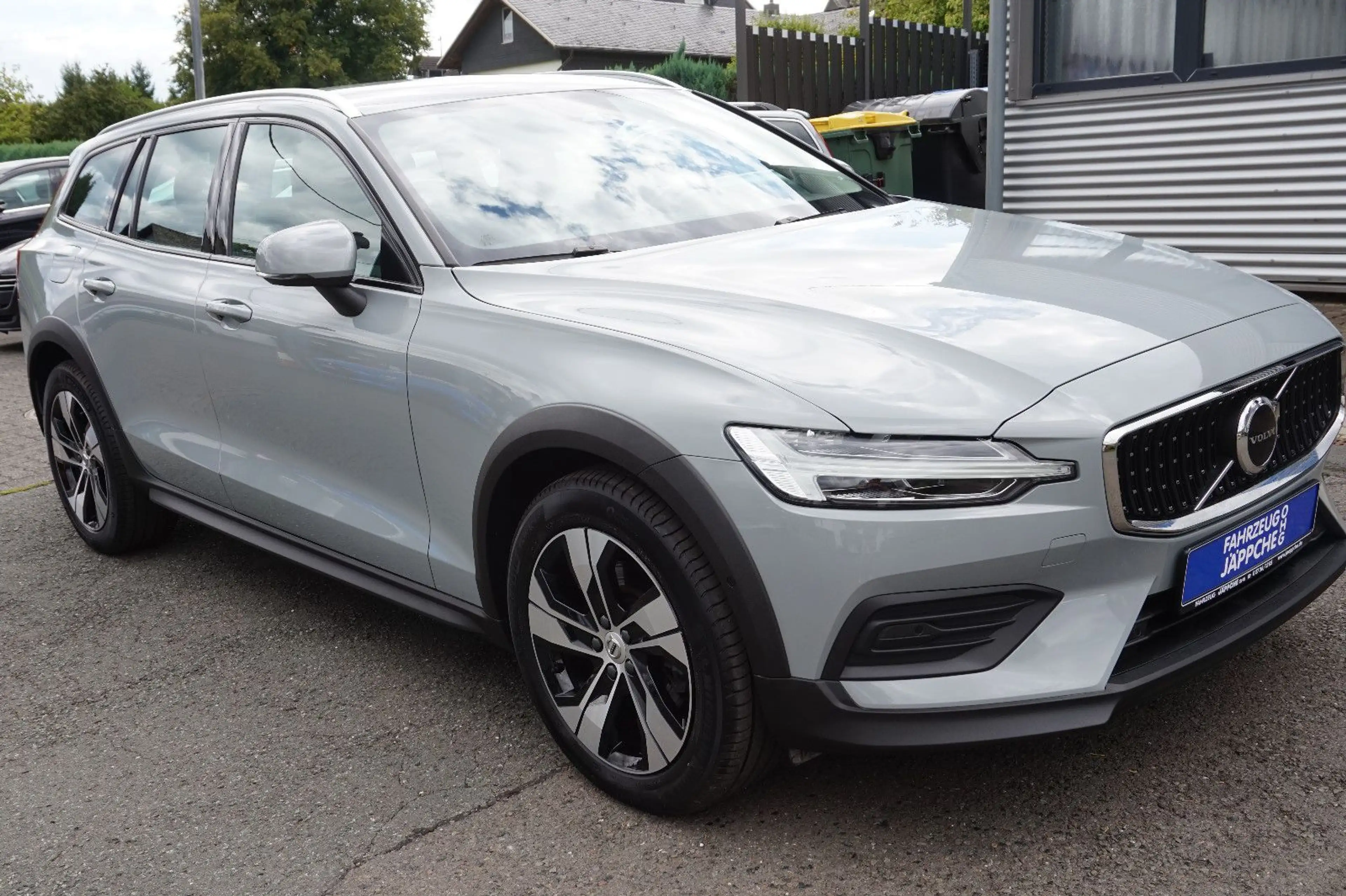 Volvo V60 Cross Country Plus AWD El.Heckklappe;Navi — photo 3