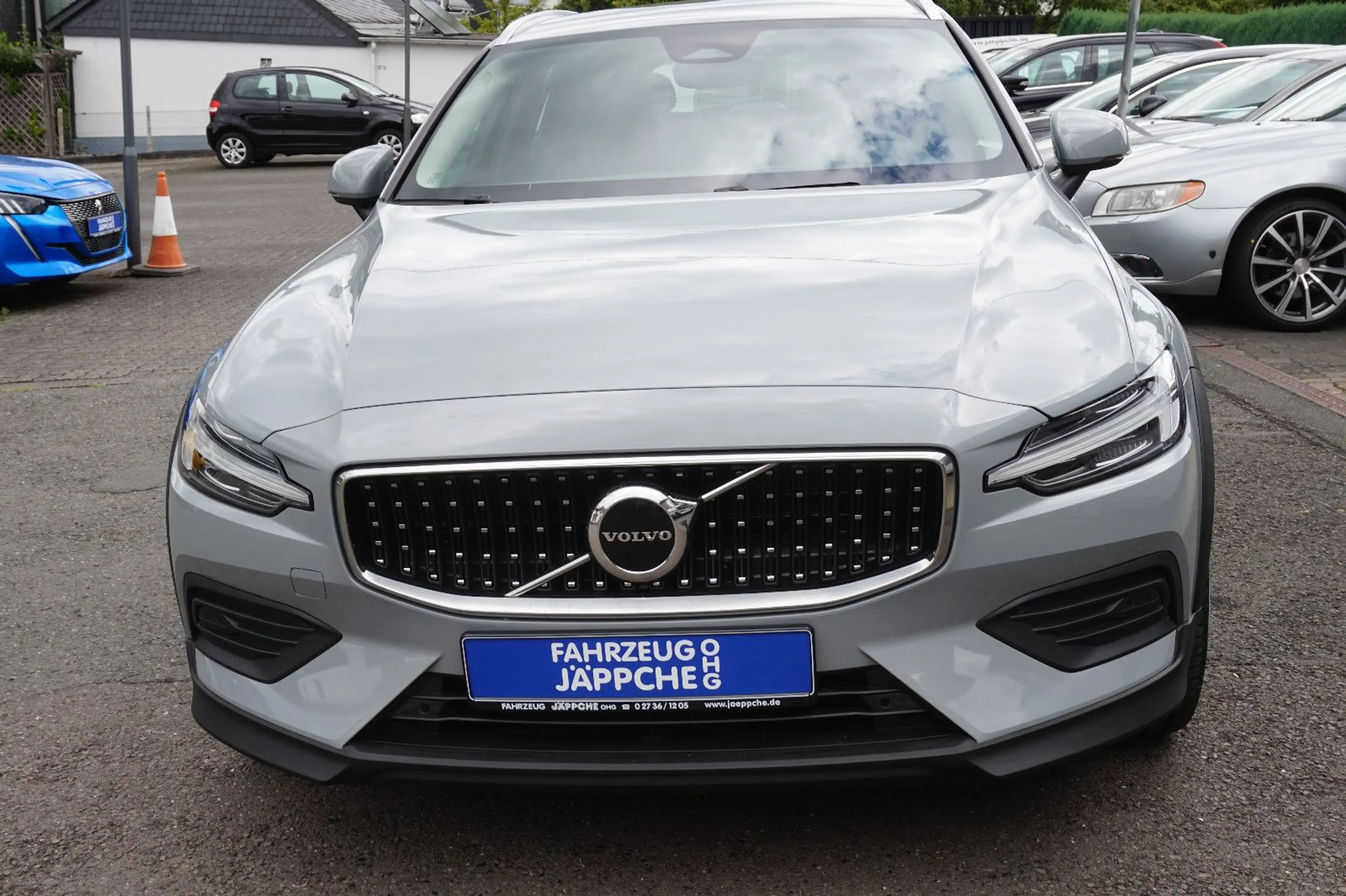 Volvo V60 Cross Country Plus AWD El.Heckklappe;Navi — photo 2