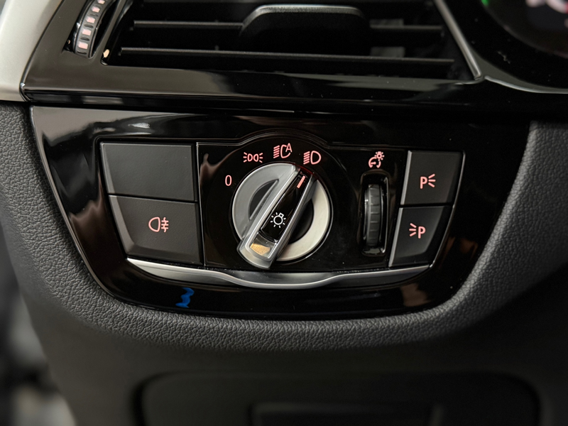 BMW 530 5-serie Touring 530e M-Sport Pro xDrive |Pano | H/ — photo 39