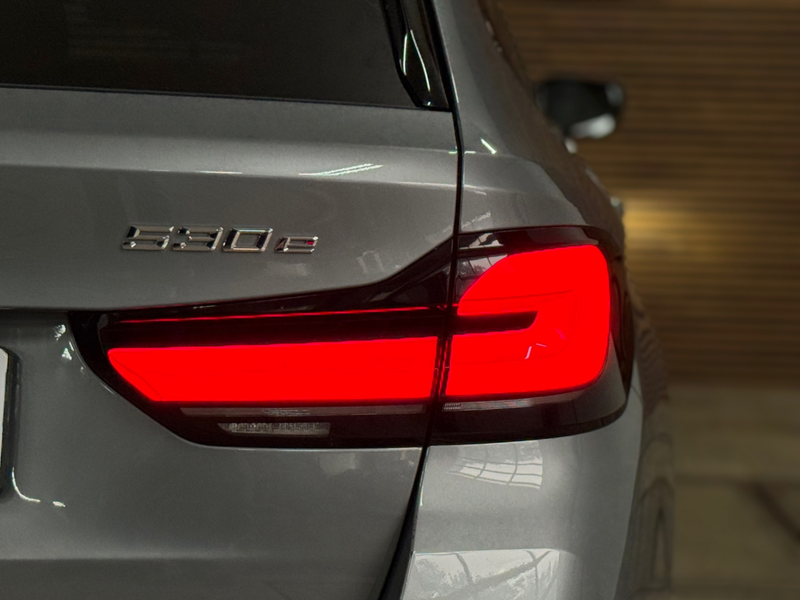 BMW 530 5-serie Touring 530e M-Sport Pro xDrive |Pano | H/ — photo 42