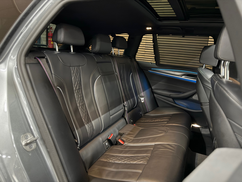 BMW 530 5-serie Touring 530e M-Sport Pro xDrive |Pano | H/ — photo 21