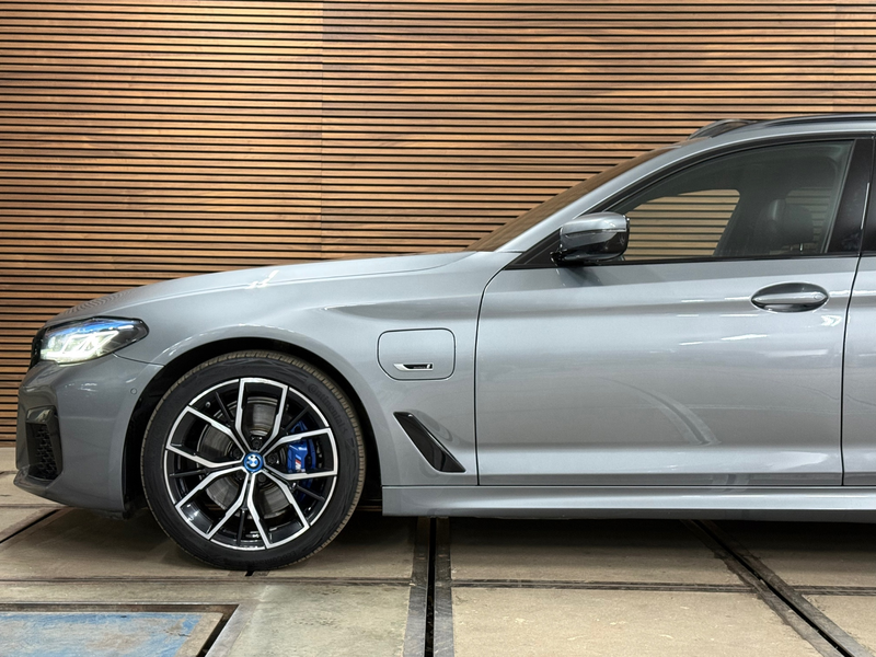 BMW 530 5-serie Touring 530e M-Sport Pro xDrive |Pano | H/ — photo 46