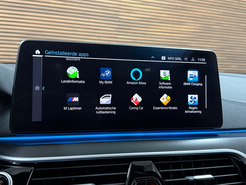 BMW 530 5-serie Touring 530e M-Sport Pro xDrive |Pano | H/ — photo 35