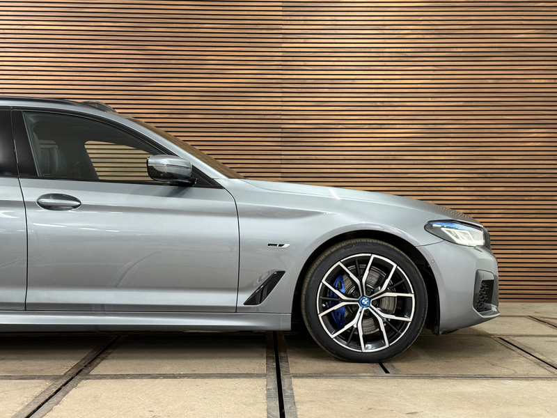 BMW 530 5-serie Touring 530e M-Sport Pro xDrive |Pano | H/ — photo 17