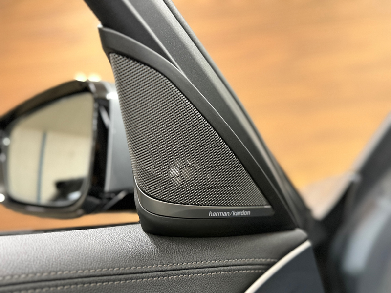 BMW 530 5-serie Touring 530e M-Sport Pro xDrive |Pano | H/ — photo 37
