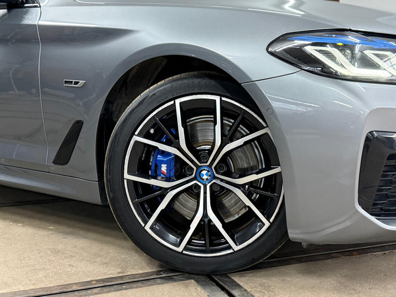 BMW 530 5-serie Touring 530e M-Sport Pro xDrive |Pano | H/ — photo 9