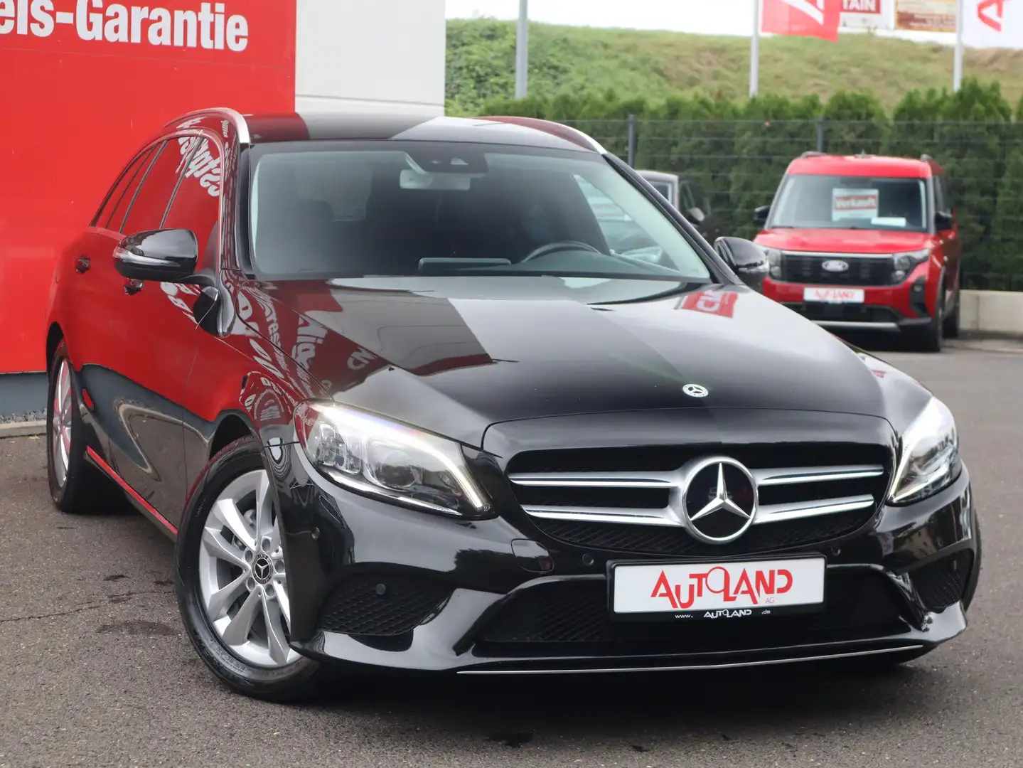 Mercedes-Benz C 160 C200 T-Modell d LED Navi Kamera Tempomat Schwarz - 2