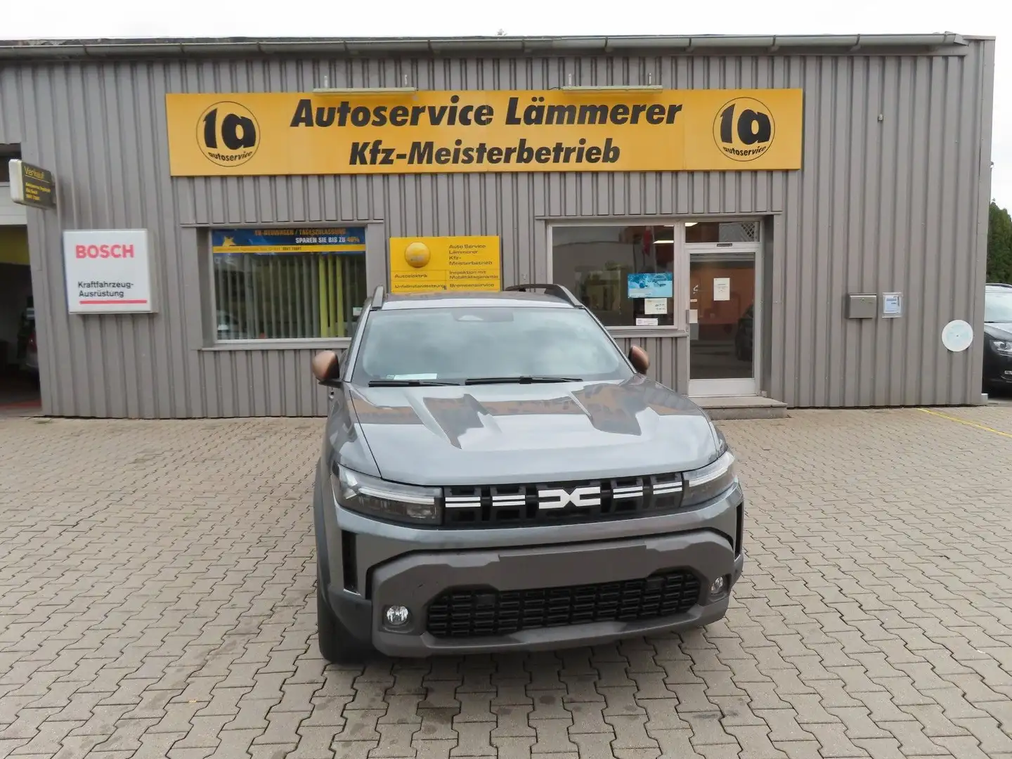 Dacia Duster III 1.2 TCe 130 Extreme Grau - 1