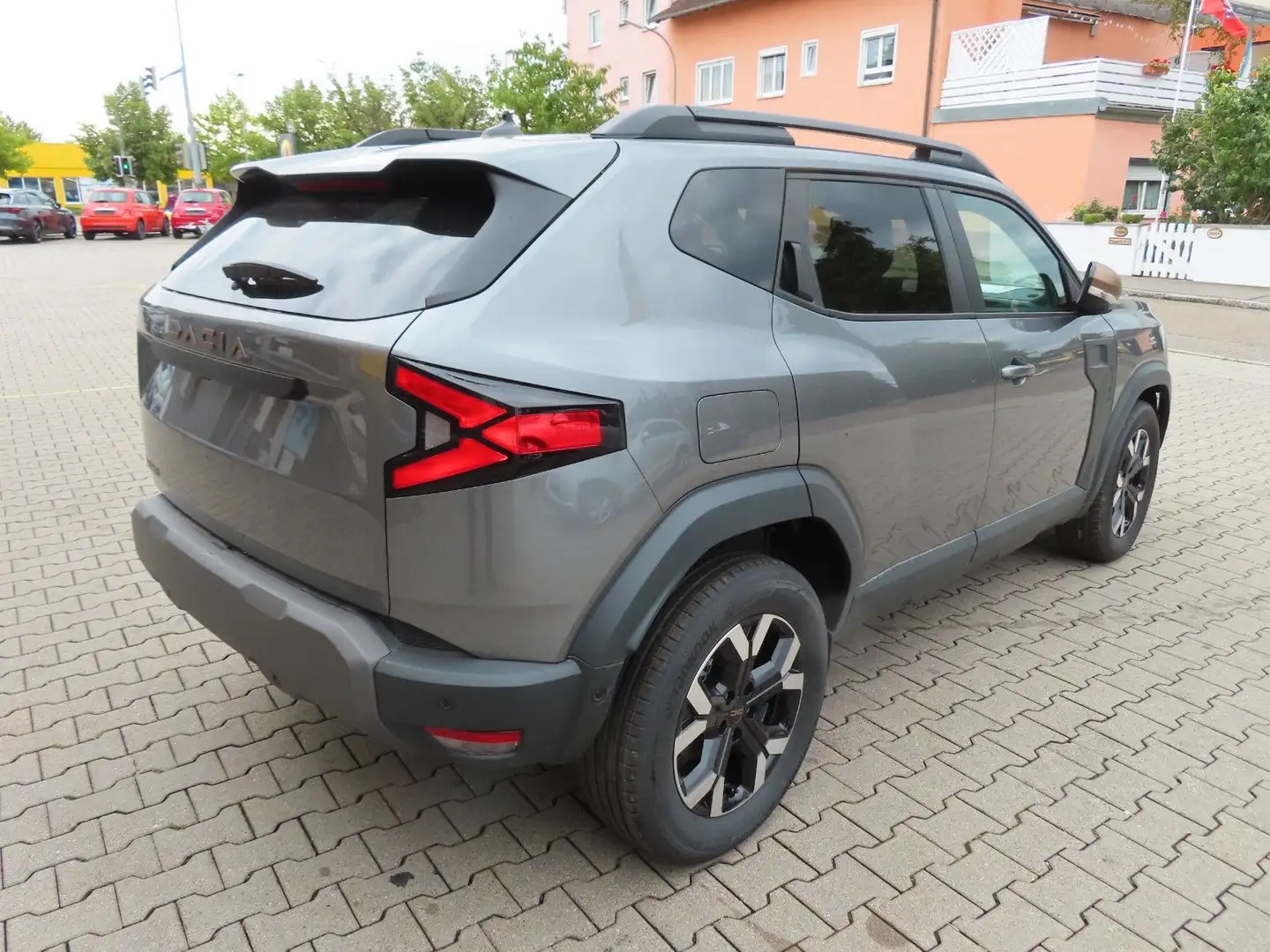 Dacia Duster III 1.2 TCe 130 Extreme Grau - 2