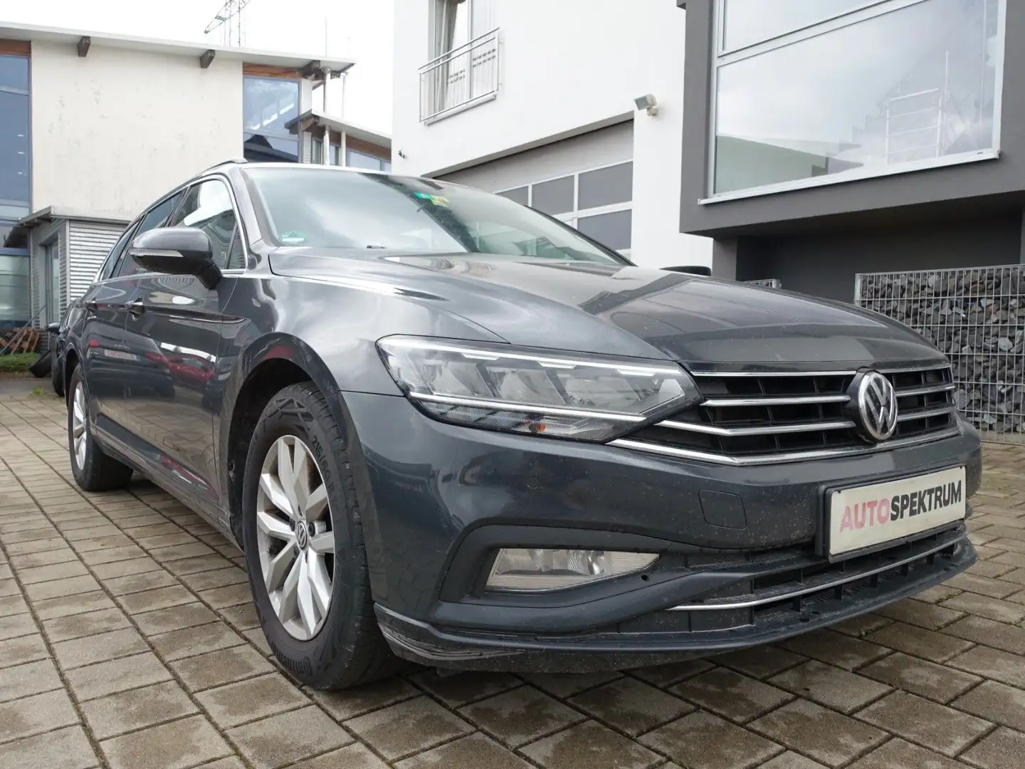 Volkswagen Passat Variant 2.0 TDI DSG Business ACC/LED/NAVI - 1