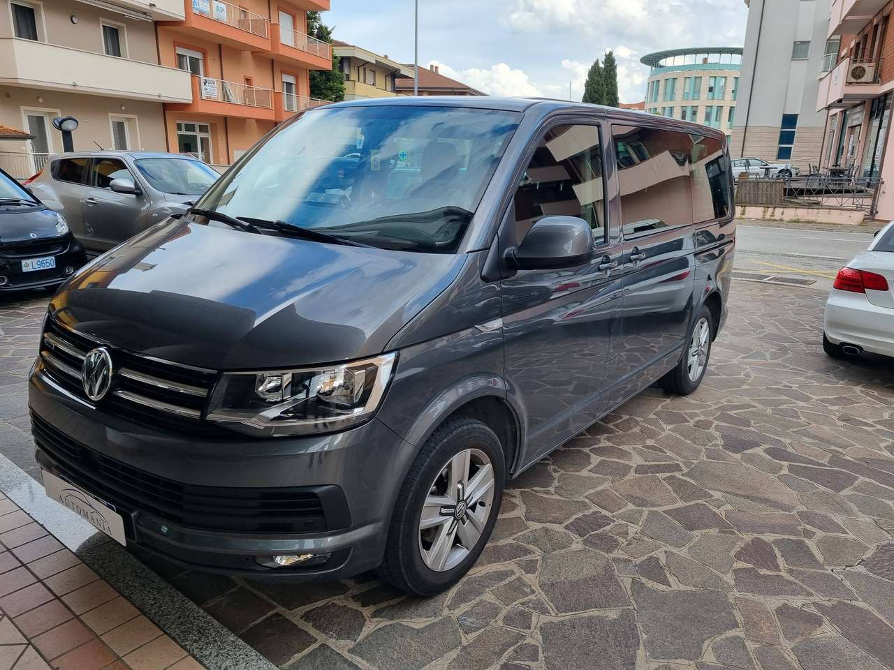 Volkswagen T6 Caravelle Caravelle T6 Kombi 20tdi DSG 4Motion 8 Posti