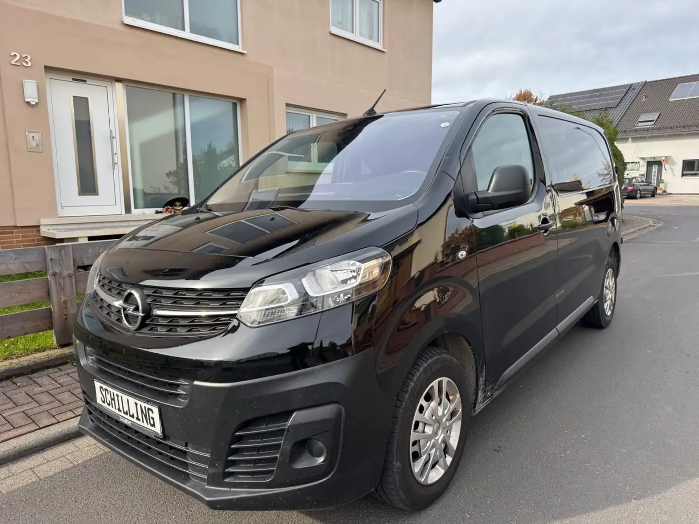 Opel Vivaro Kasten Edition M Spannstangen +3Sitzer Schwarz - 2