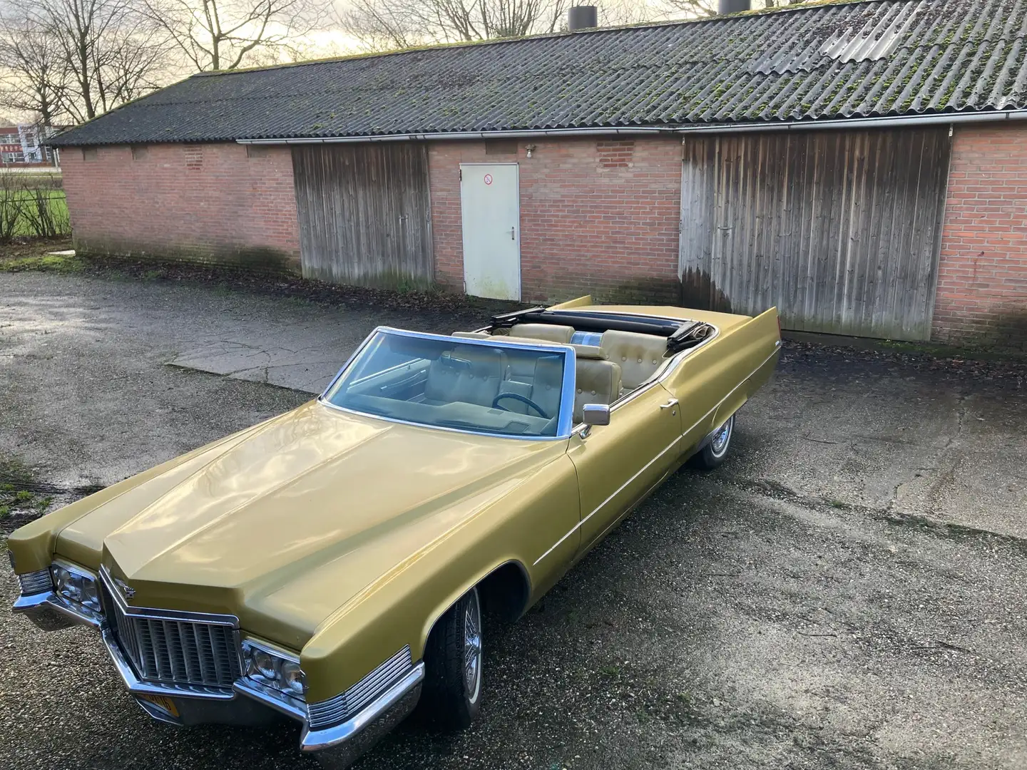 Cadillac Deville cabriolet Złoty - 1