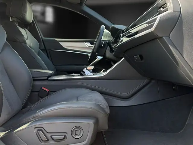 Audi A6 view 13