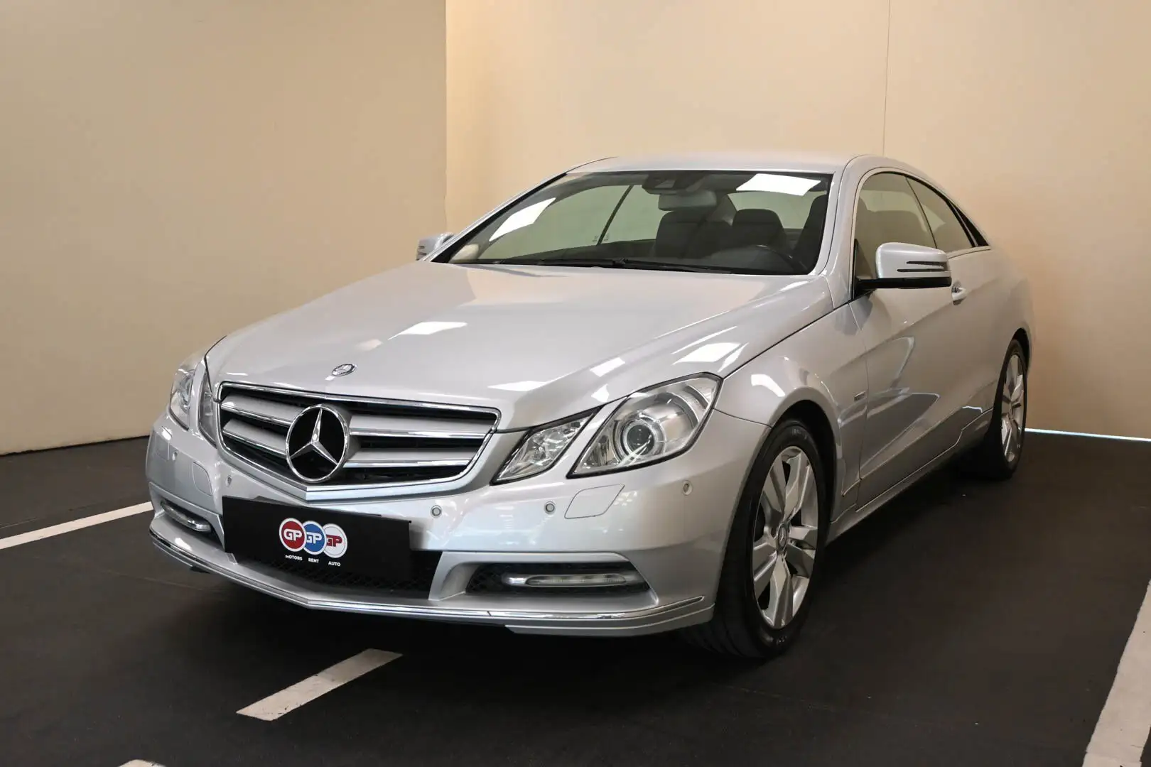 Mercedes-Benz E 220 E 220 CDI Coupé BlueEFFICIENCY Avantgarde Grigio - 2